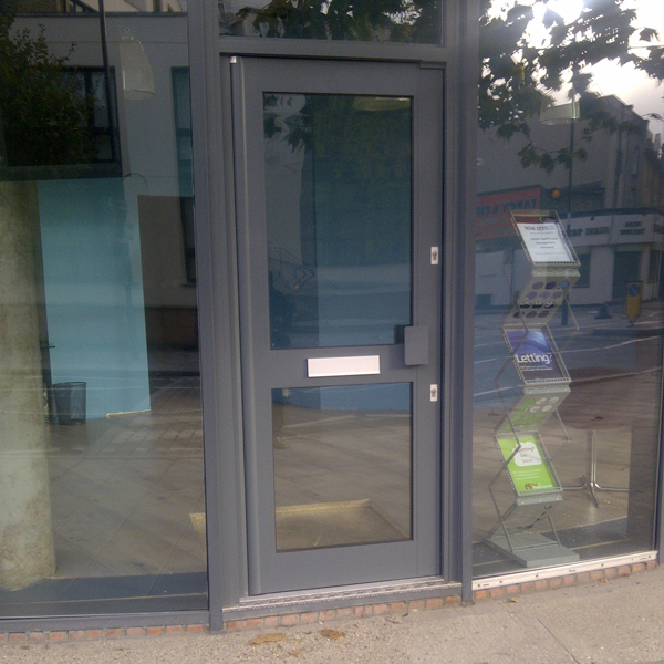 Aluminium door installation