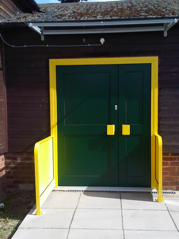 Icknield installed aluminium door 