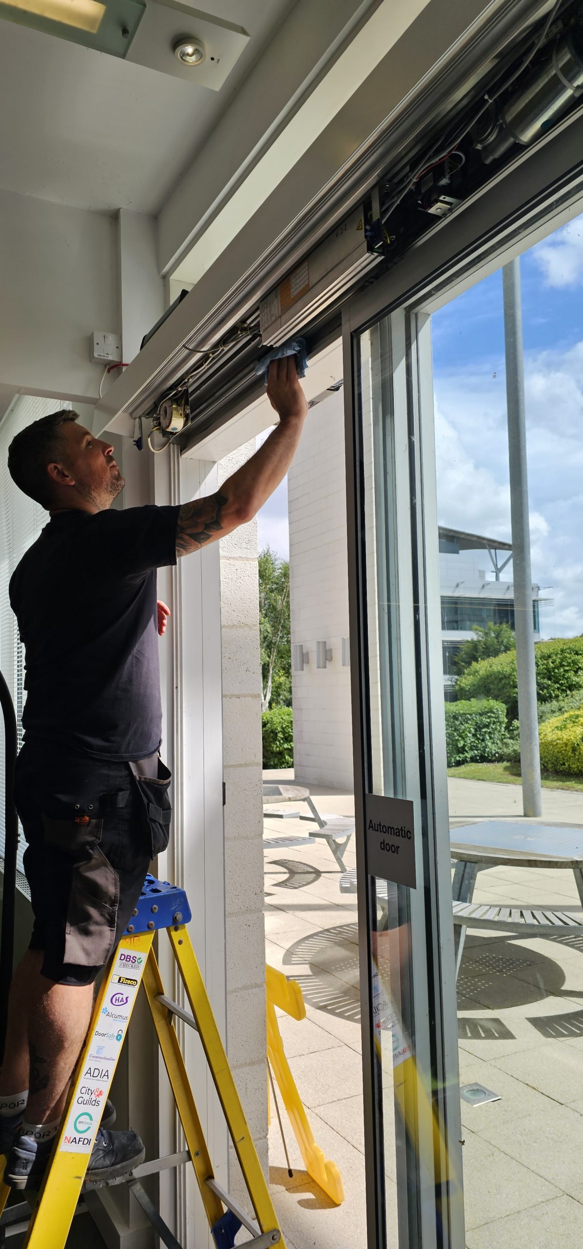 Automatic Sliding Doors Service The Oxford Science Park BH Doors & Engineering Ltd