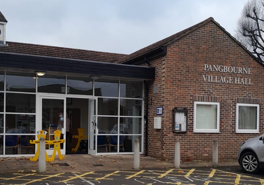 Aluminium Door Lock Repair – Pangbourne Village Hall, Berkshire