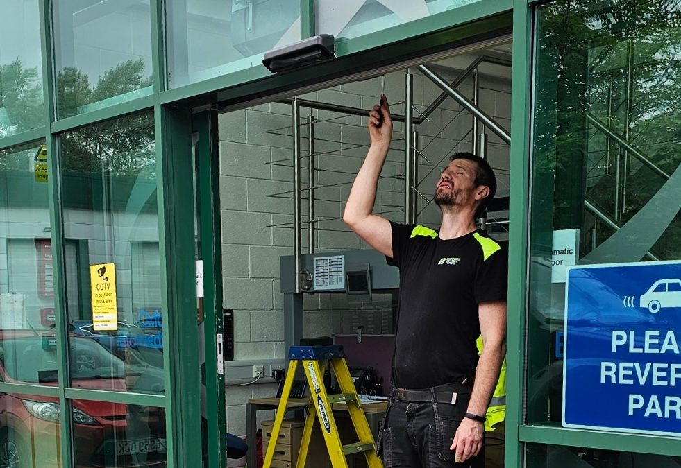 Automatic Sliding Door Planned Preventative Maintenance – Pioneer Business Park, Yarnton, Oxford