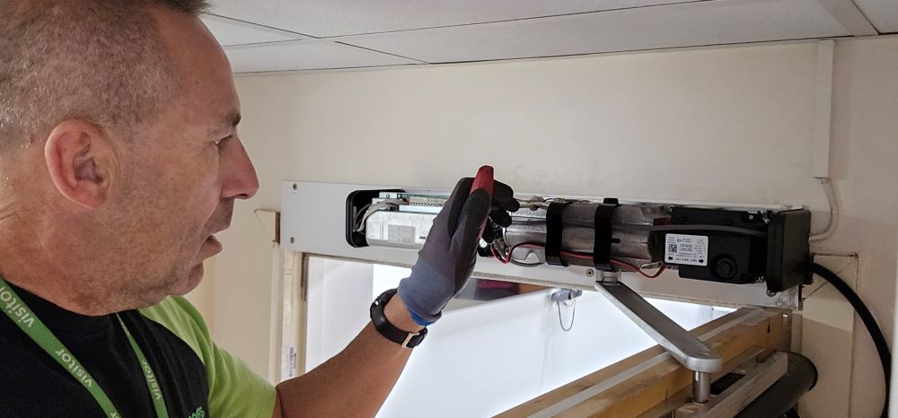 commercial doors repair and servicing oxfordshire
