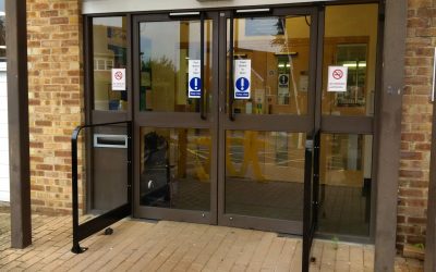 Everything you need to know about barriers for automatic swing doors