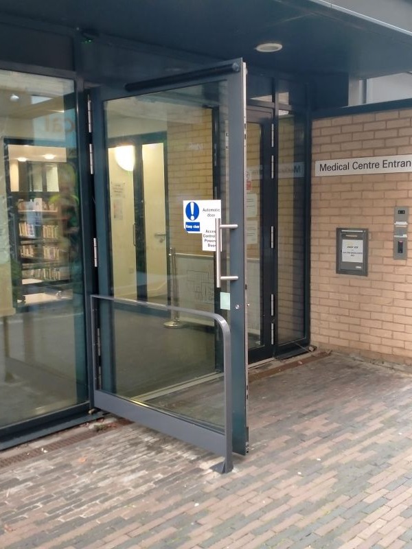 door-handraila (2) Door with side barrier rails