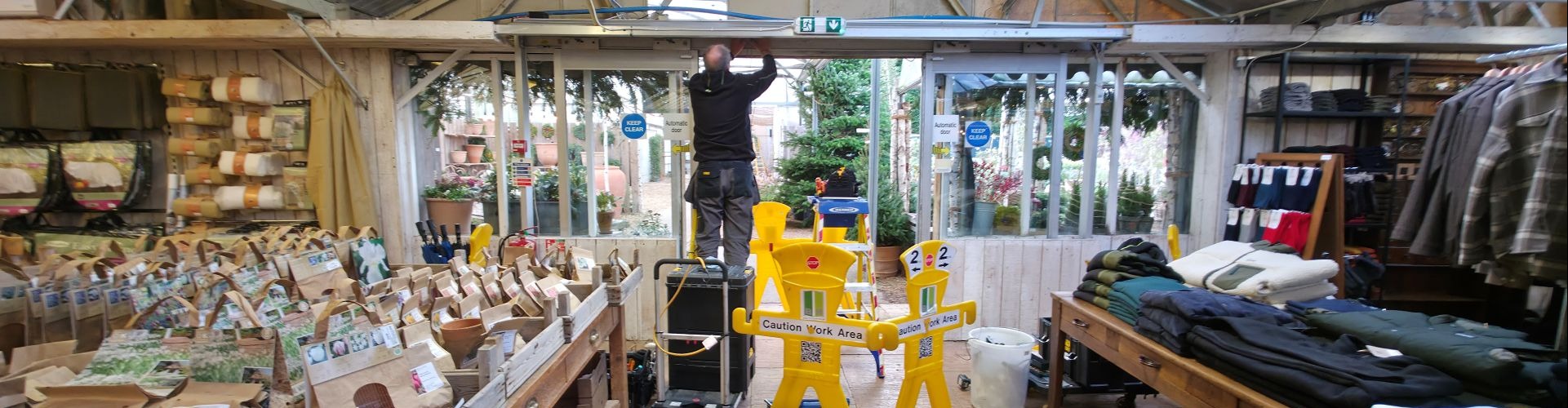 Reatil entrance commercial door repair