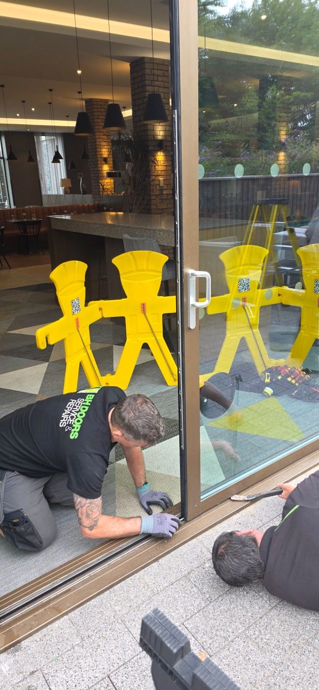 glass door repair at a hotel in abingdon oxfordshire